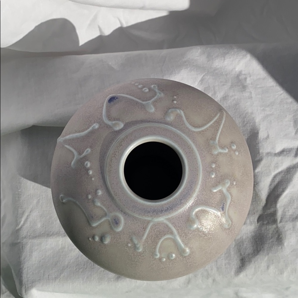 Vase - Picture 2 of 5